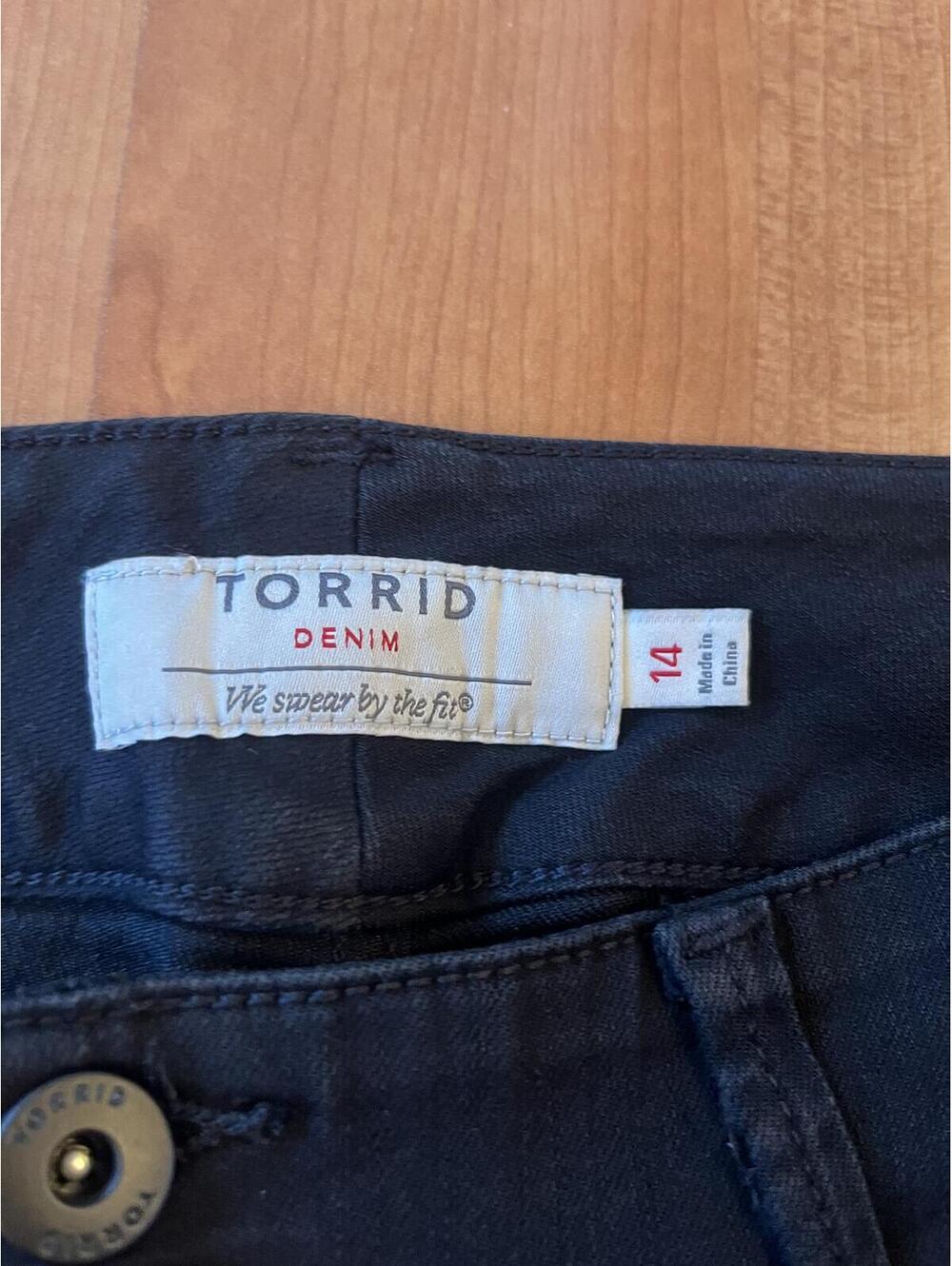Torrid Black Denim Jegging Shorts Size 14 Plus Stretch High Rise - Picture 6 of 9